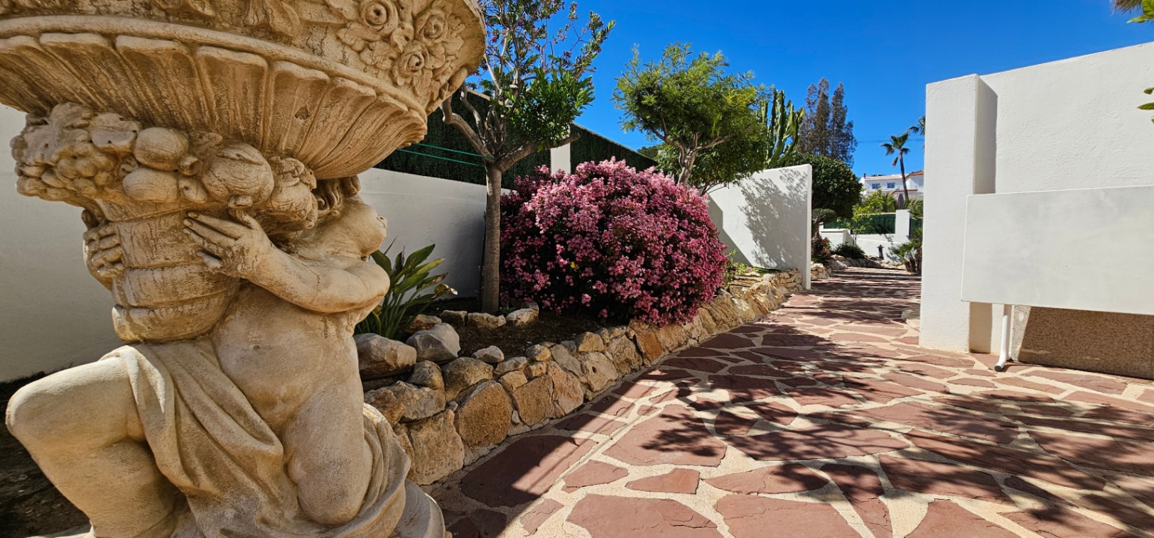 VILLA/CHALET FOR SALE IN JAVEA, PINOSOL AREA. ALICANTE. COSTA BLANCA.