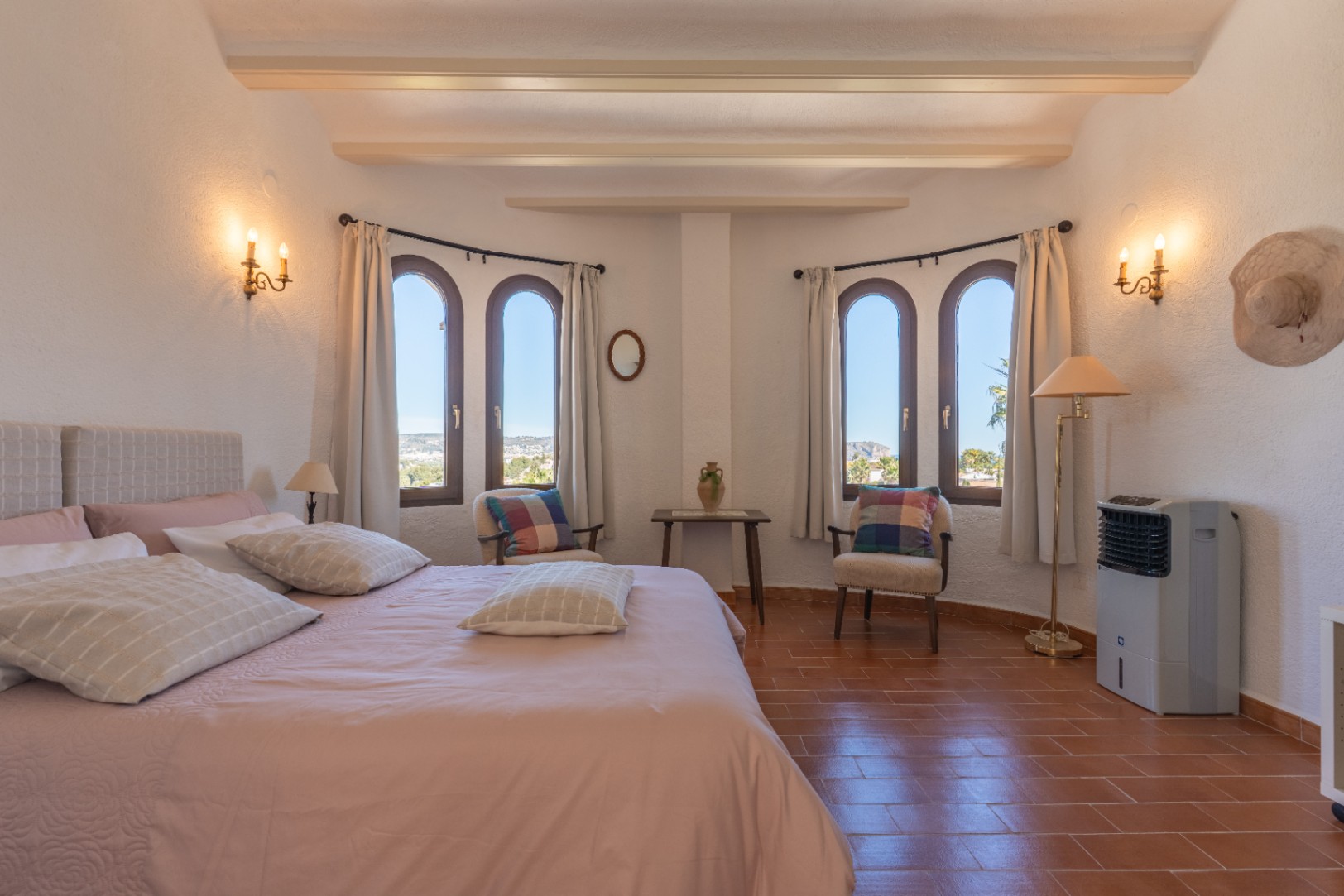 VILLA/CHALET FOR SALE IN JAVEA, PINOSOL AREA. ALICANTE. COSTA BLANCA.